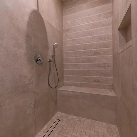 Center Apartment *